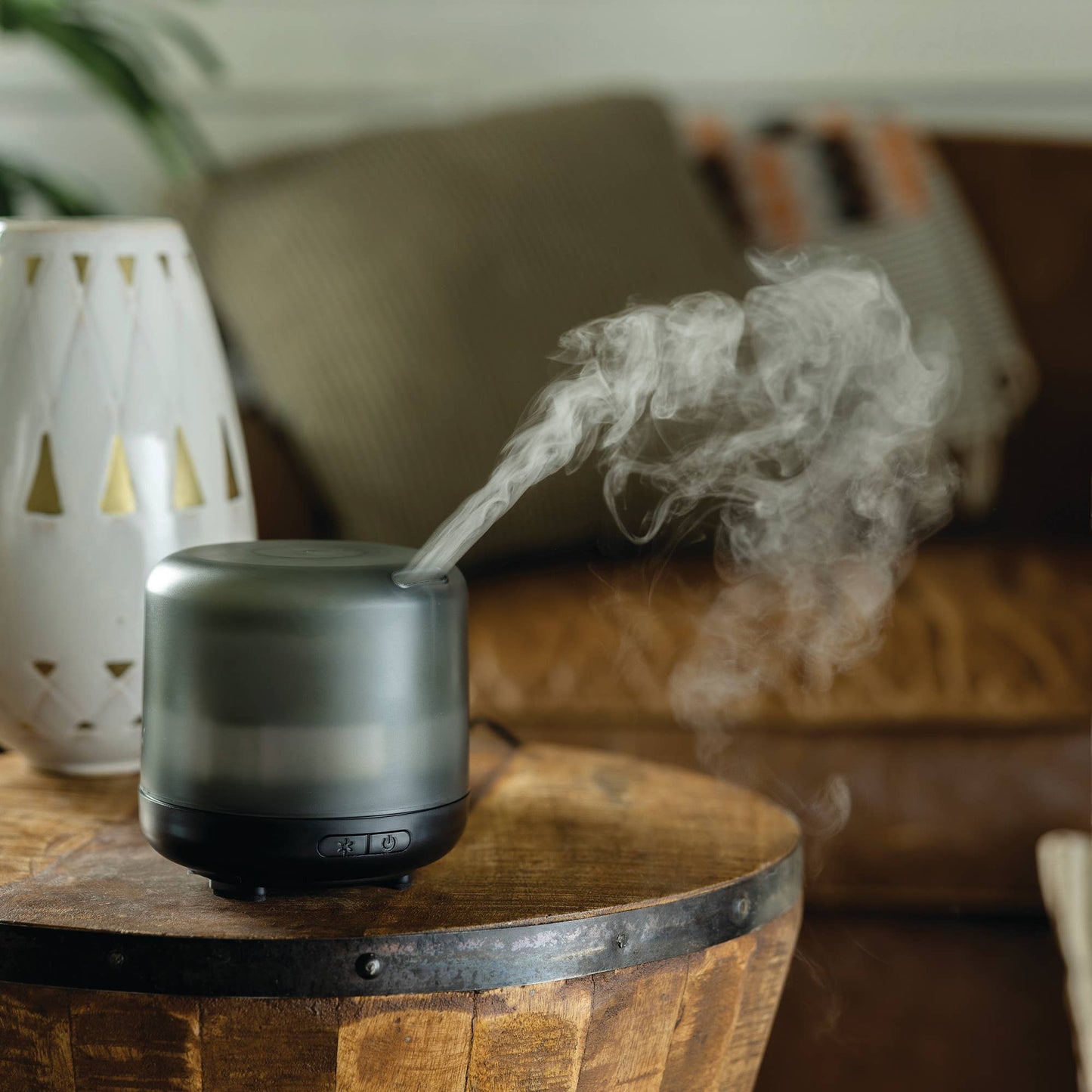 Directional Mist Essential Oil Diffuser - Black: Black - Refined Man Of Candles